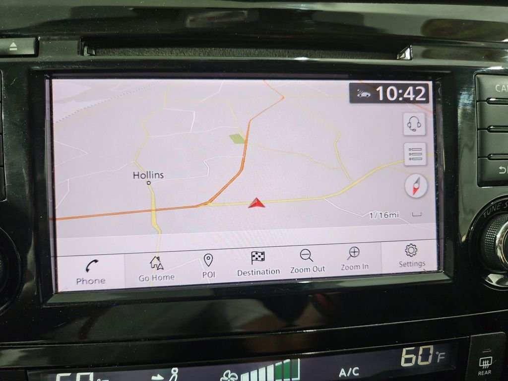 Used 2018 Silver Nissan SL image 20