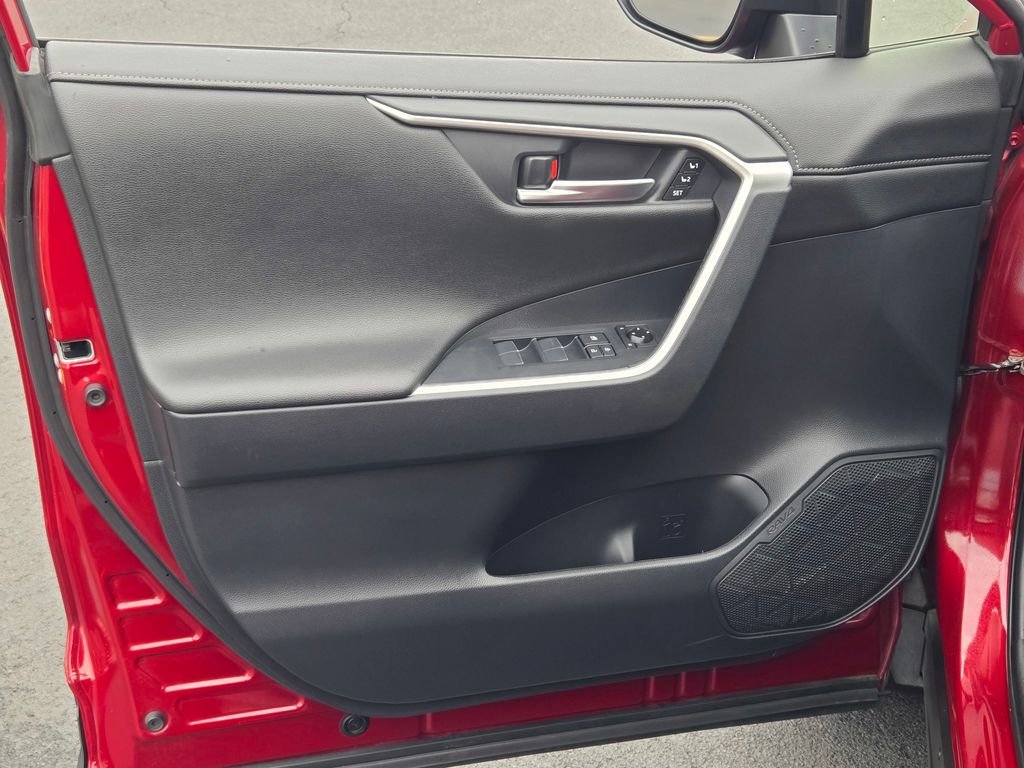 2020 Toyota RAV4 Limited - Photo 29