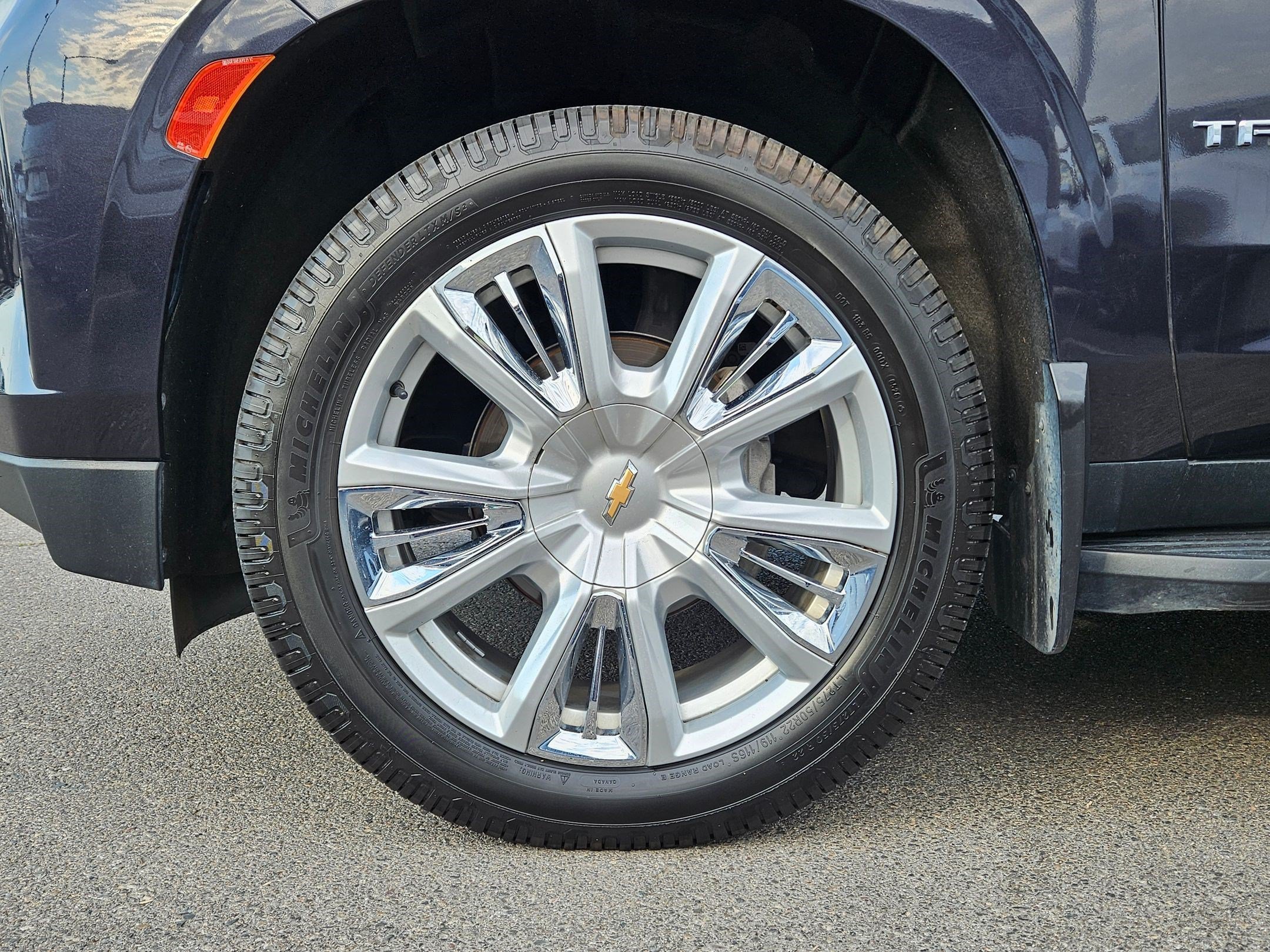 Used 2022 Dark Ash Metallic Chevrolet High Country image 11
