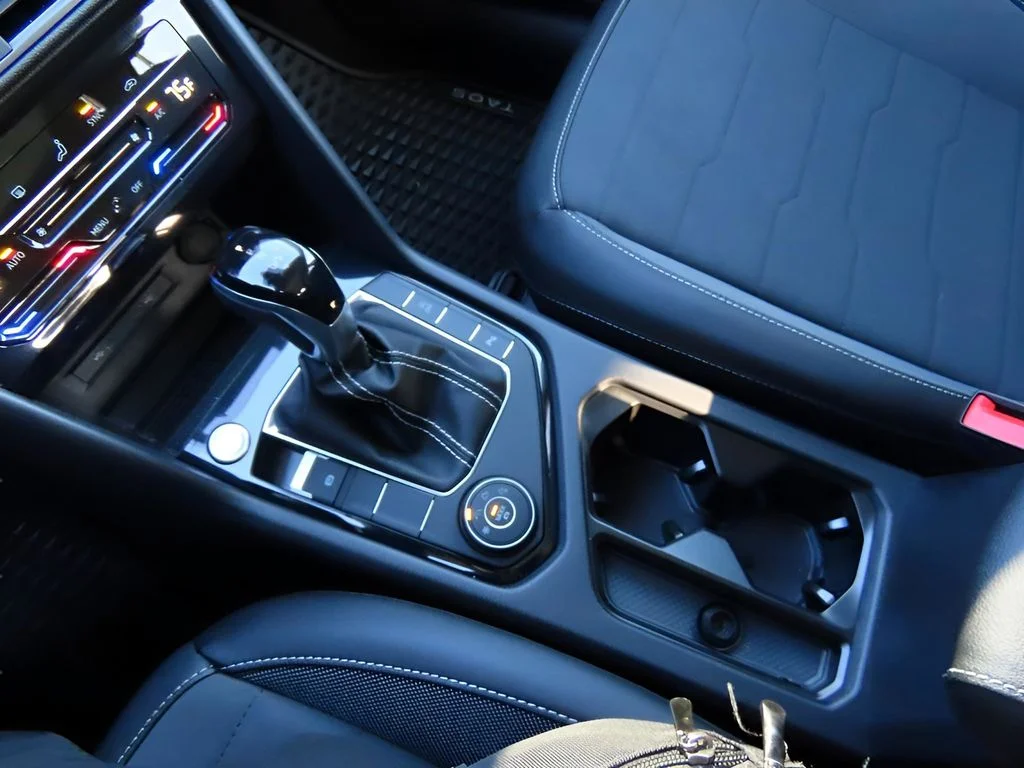2025 Volkswagen Taos SE Black - Photo 27