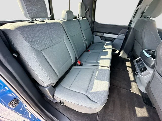 Used 2025 Blue Ford XLT image 27