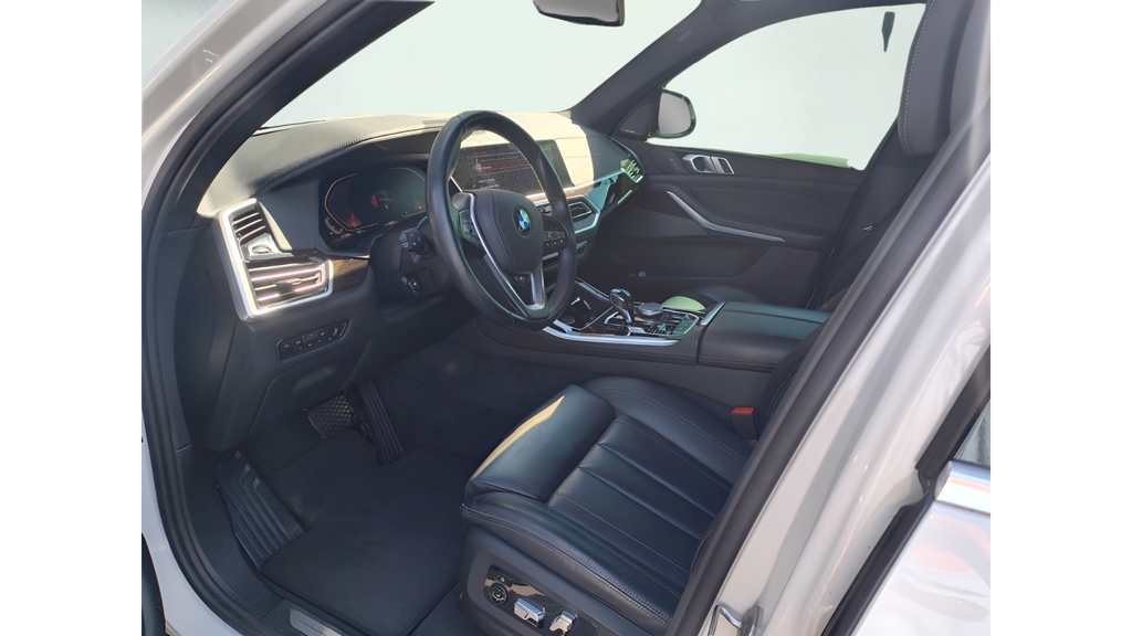 Used 2021 Mineral White Metallic BMW xDrive40i image 13