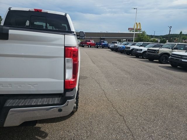 Used 2019 White Ford Lariat image 9