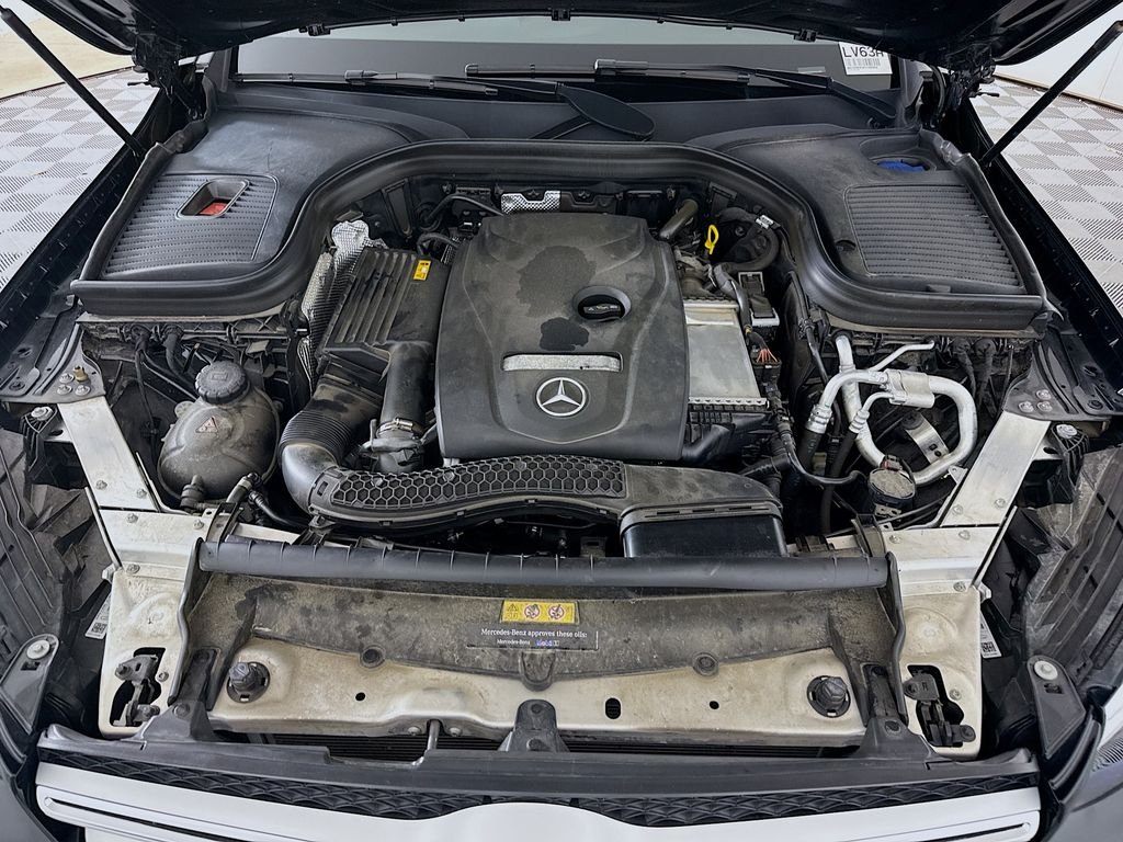 Used 2019  Mercedes-Benz GLC 300 image 30