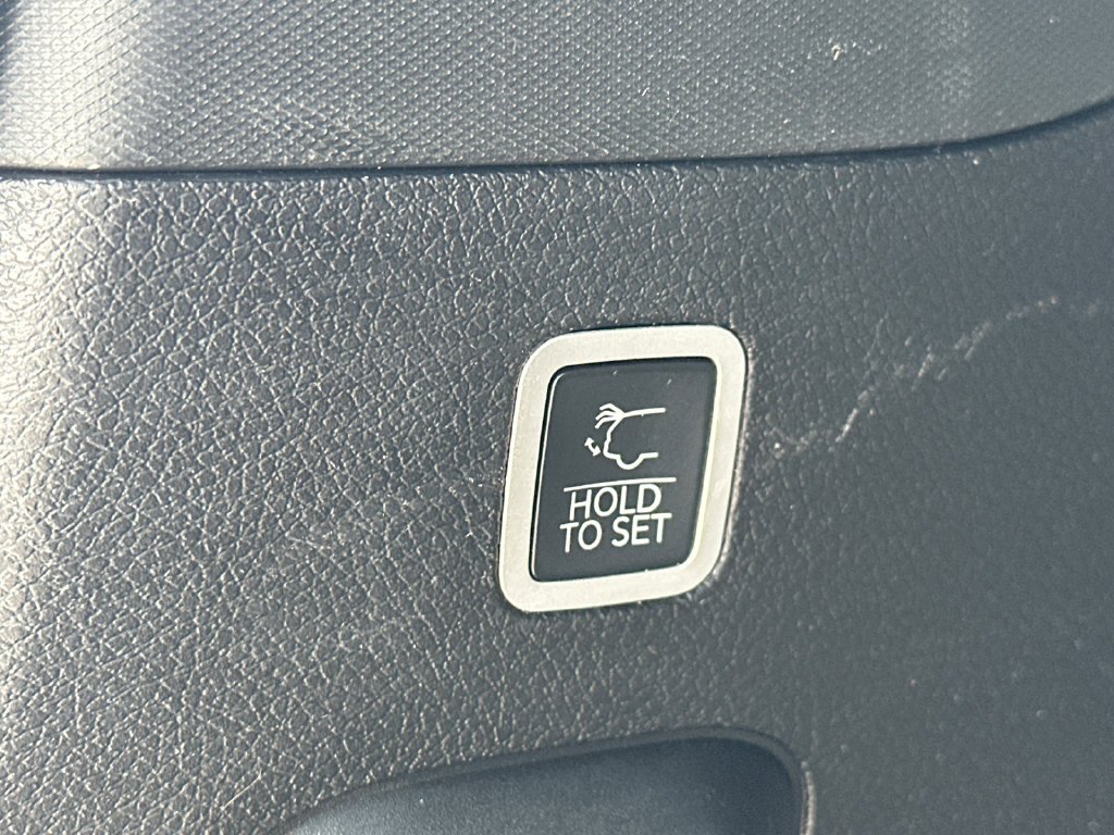 Used 2024 White Jeep Series II image 19