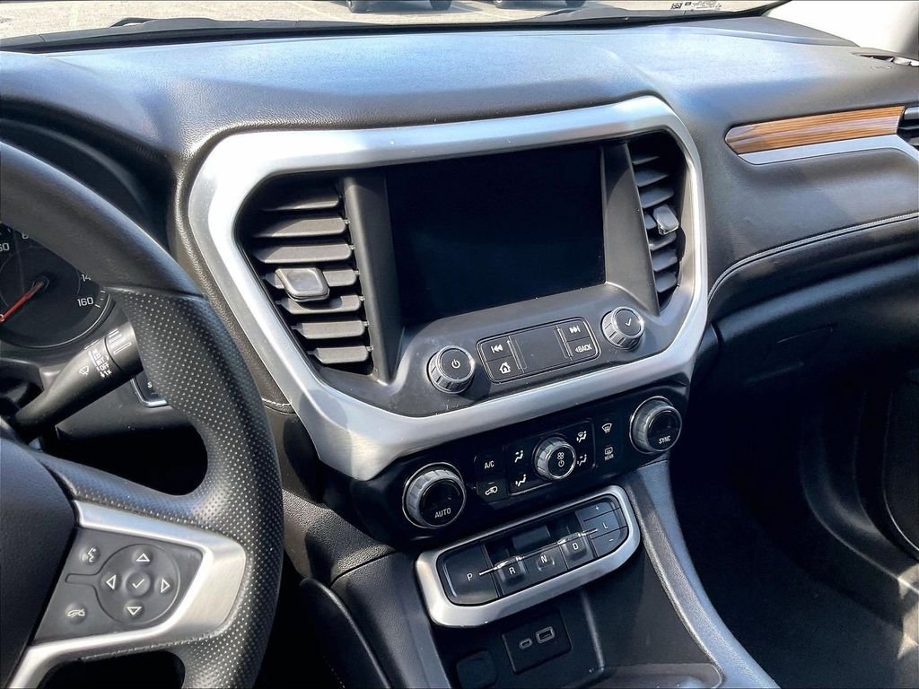 Used 2023 White GMC SLE image 19