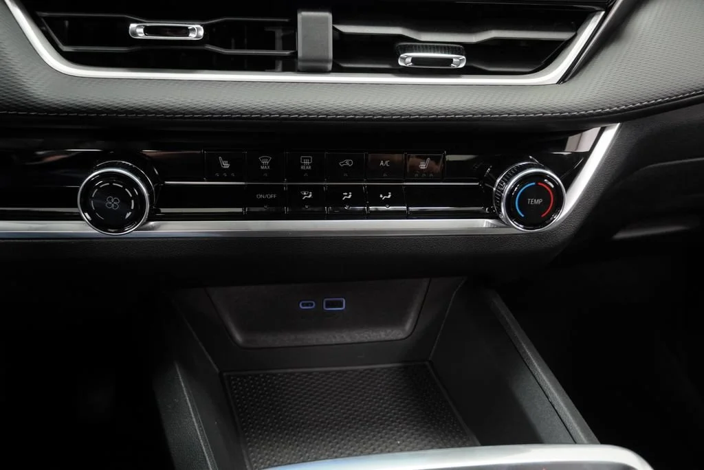 2027 Chevrolet Equinox LT - Photo 18