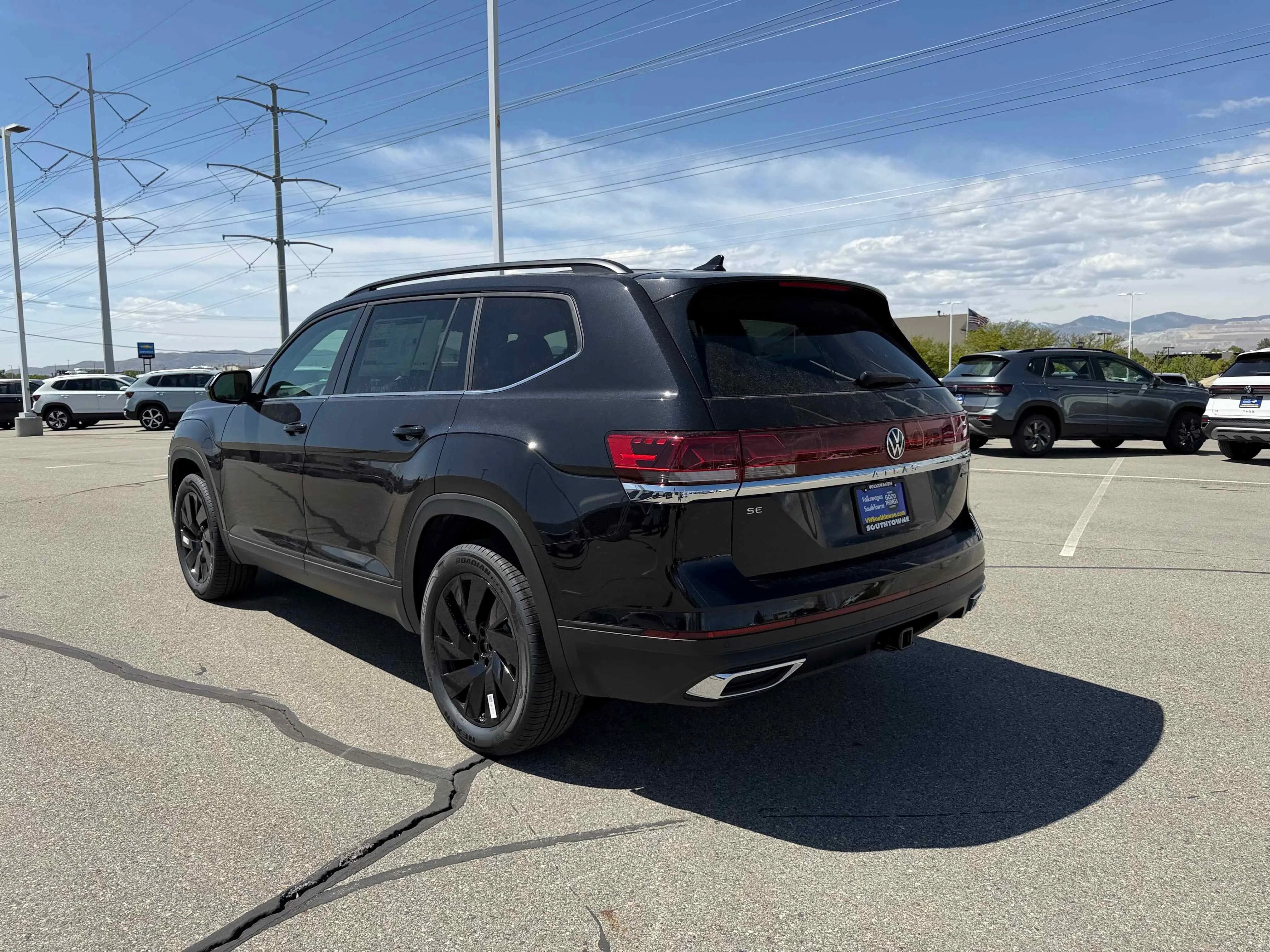 New 2026 Deep Black Volkswagen 2.0T SE w/Technology image 5