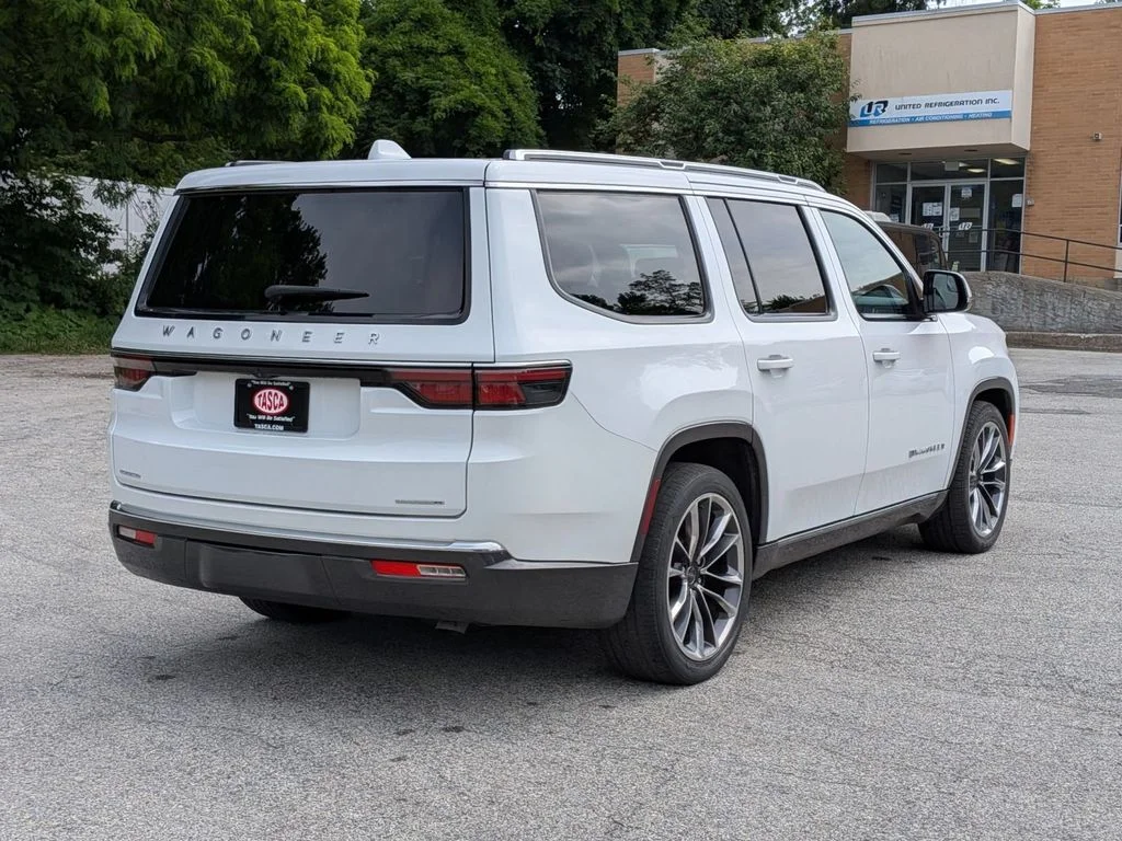 Used 2022 White Jeep Series III image 3