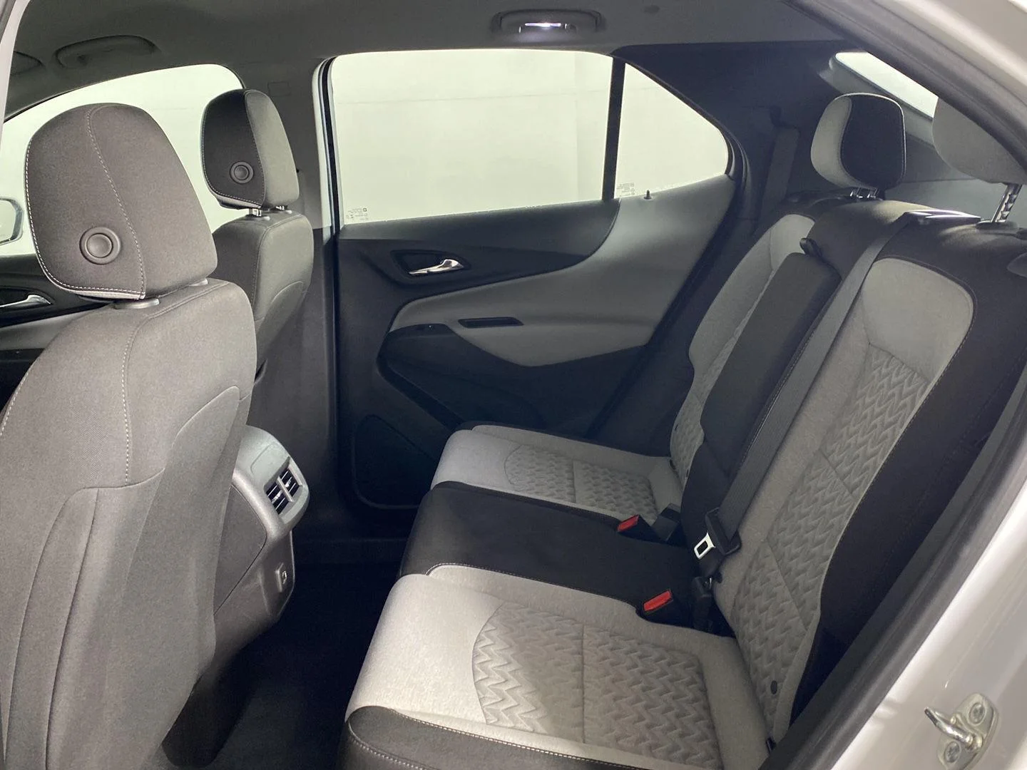 Used 2024 Summit White Chevrolet LS image 23