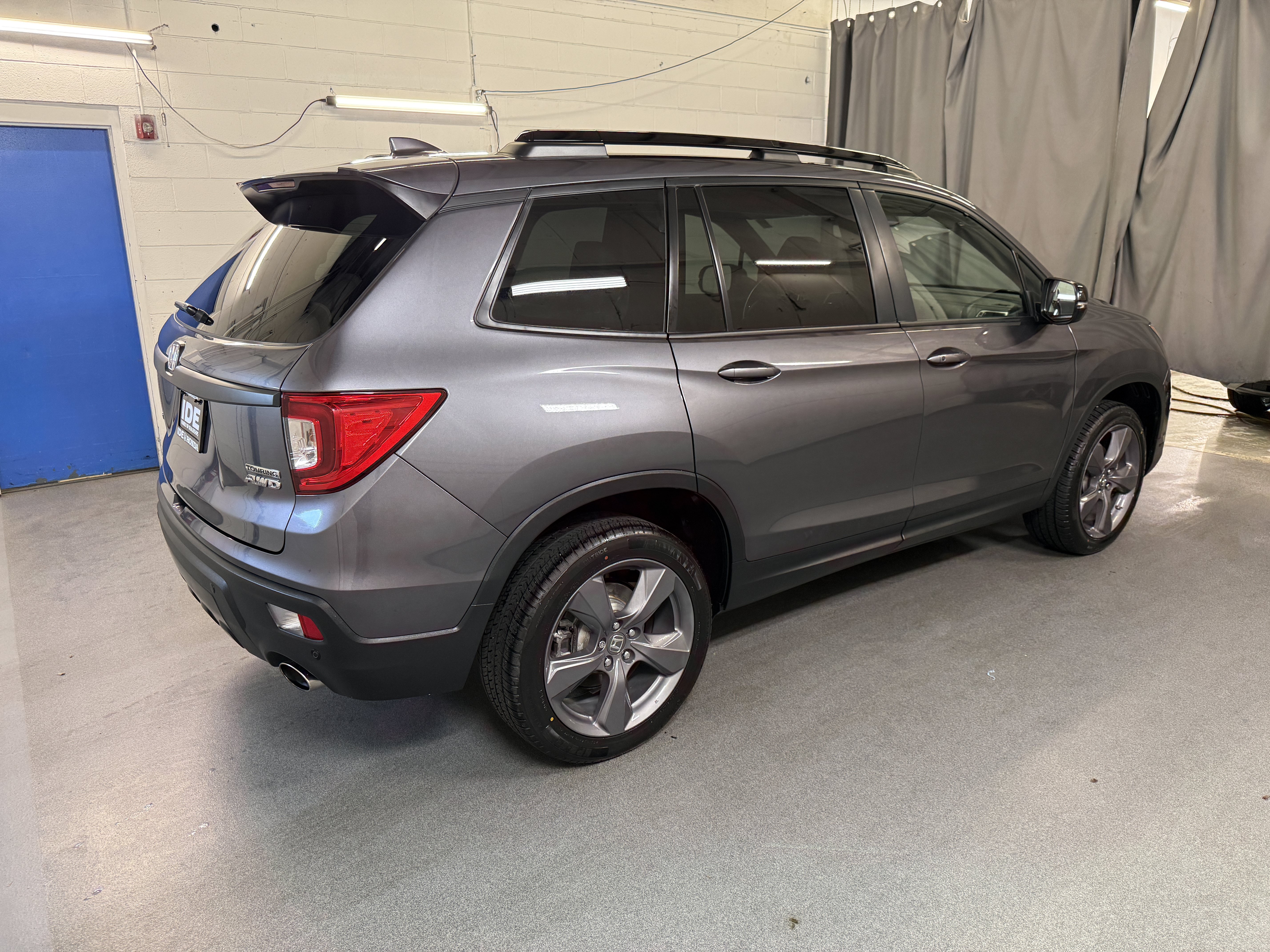 Used 2019 Modern Steel Metallic Honda Touring image 8