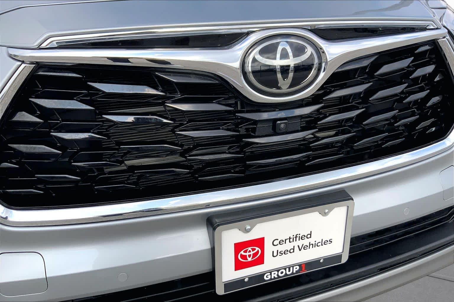 Used 2025 Celestial Silver Metallic Toyota Hybrid Platinum image 29