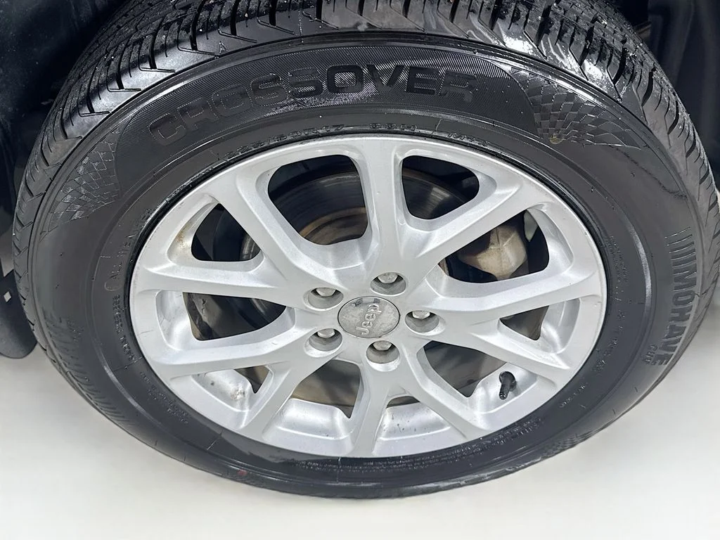 Used 2016 Brilliant Black Crystal Pearlcoat Jeep Sport image 35