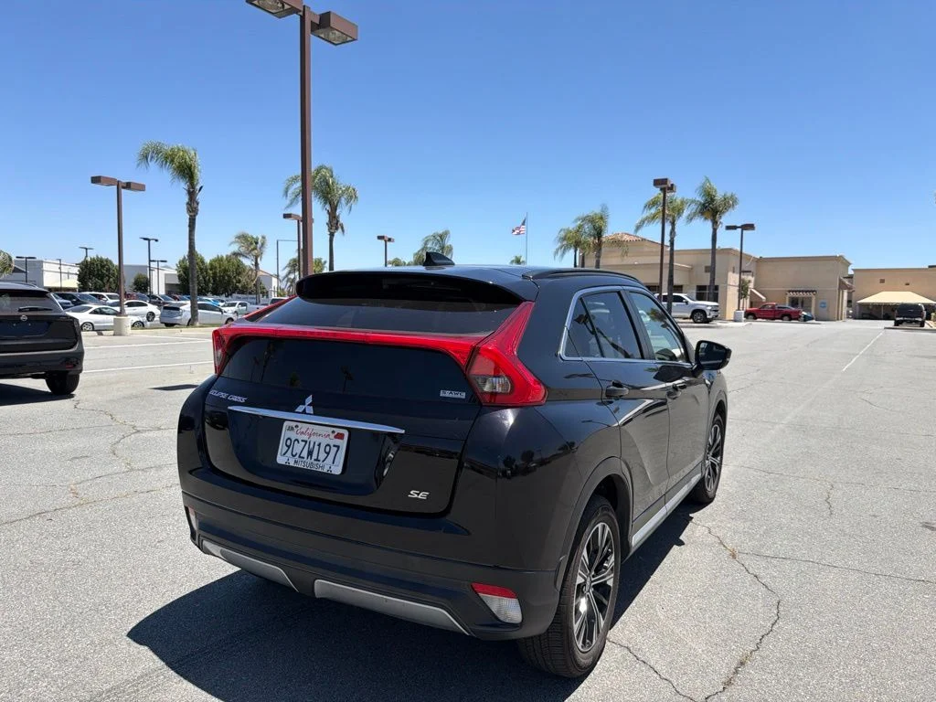 Used 2020  Mitsubishi SE image 8