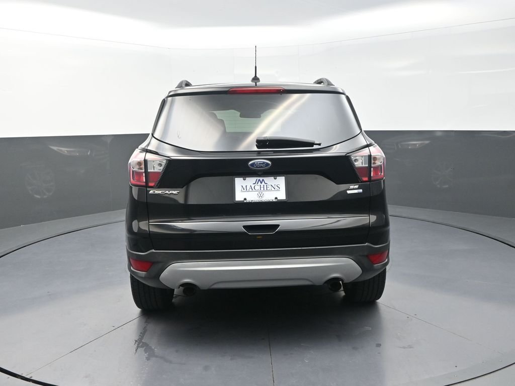 Used 2018 Black Ford SE image 9