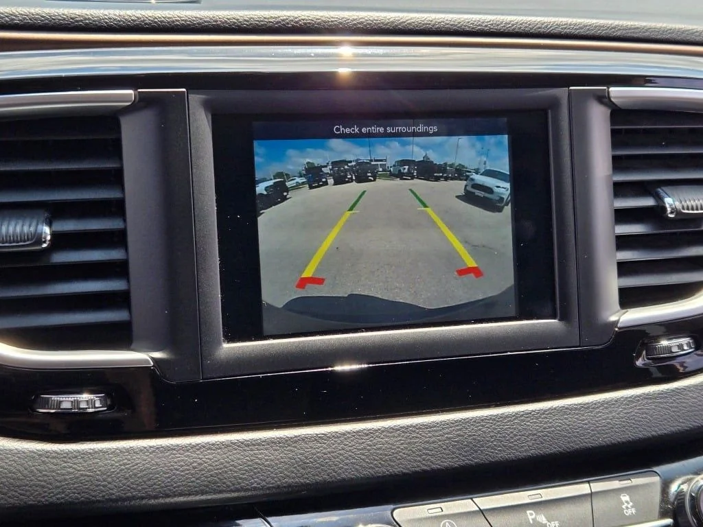 Used 2018 Gray Chrysler Touring Plus image 24