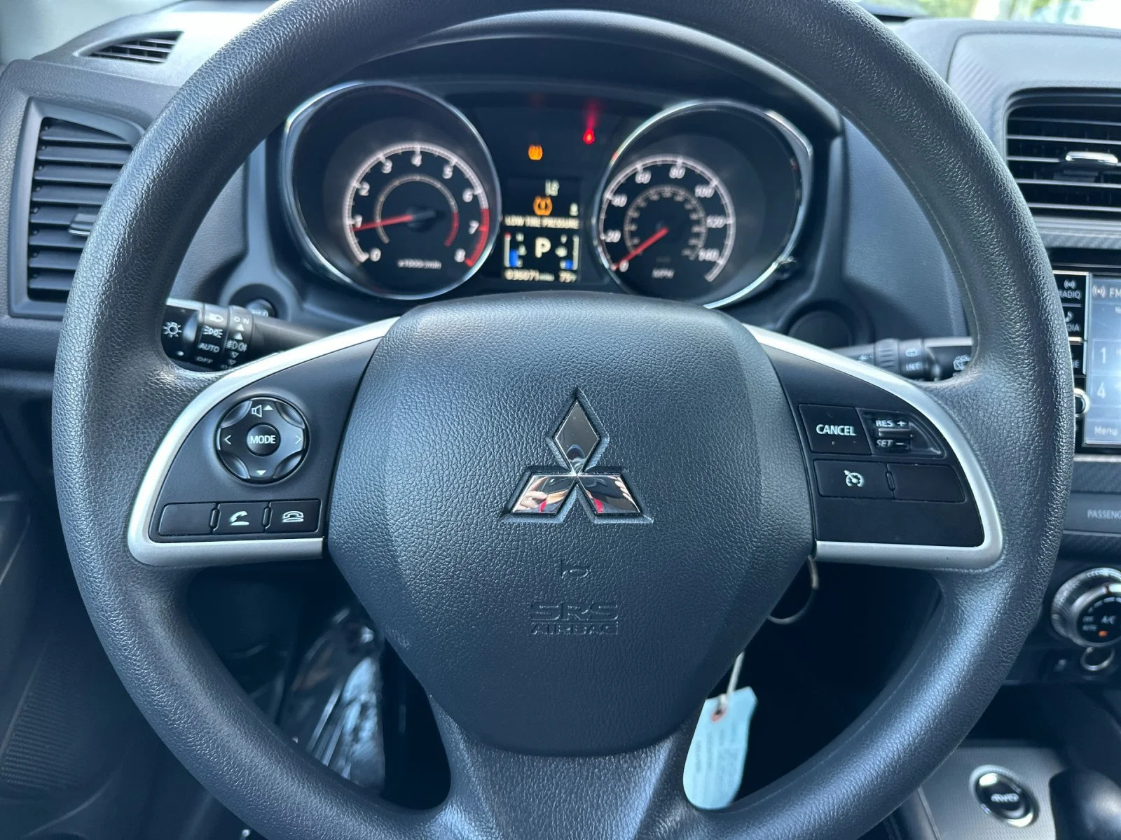 Used 2025  Mitsubishi 2.0 ES image 22