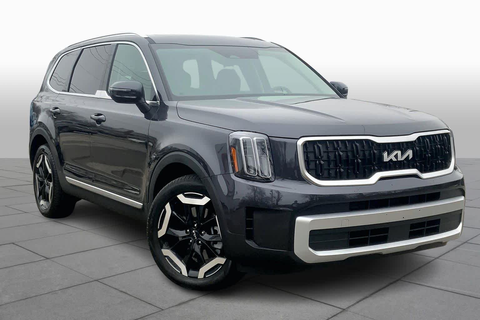 Certified 2025 Kia Telluride EX with VIN 5XYP3DGC1SG660073 for sale in Kansas City