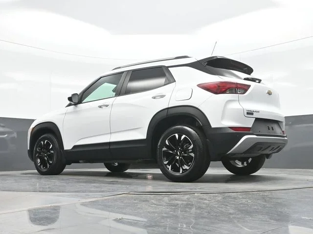 Used 2022 White Chevrolet LT image 19