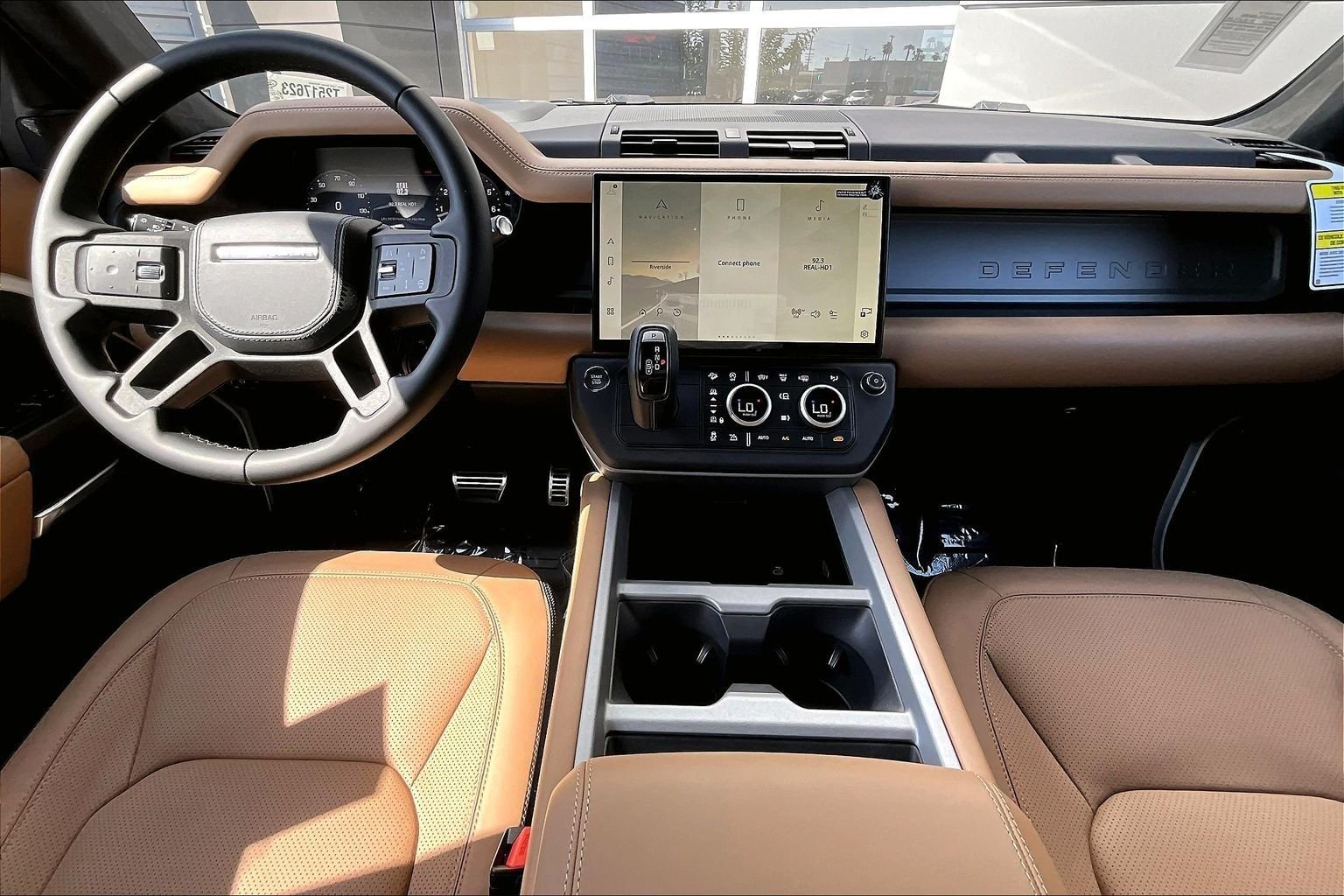 2026 Land Rover Defender V8 - Photo 5