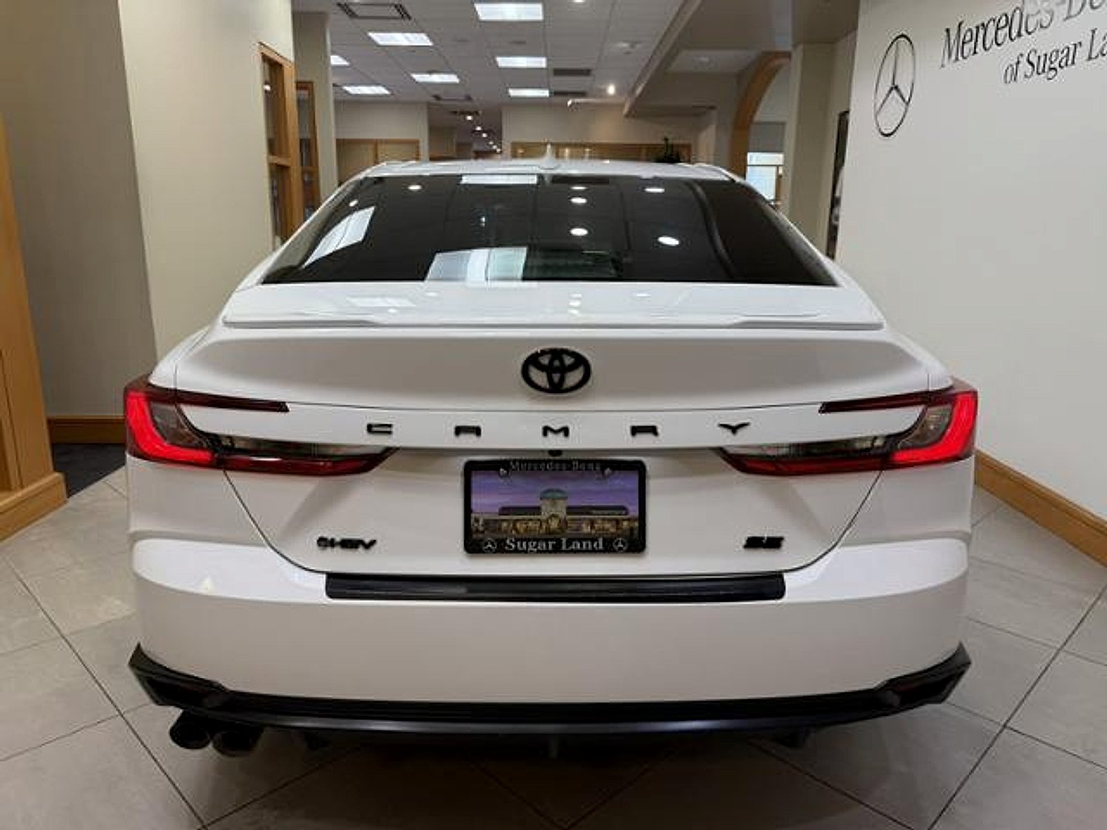 Used 2025 White Toyota  image 4