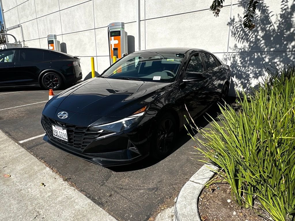 Used 2022 Phantom Black Hyundai SEL image 14