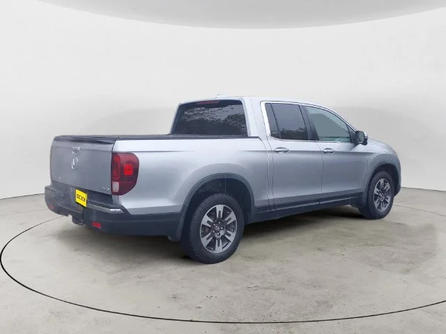 Used 2017  Honda RTL-T image 5