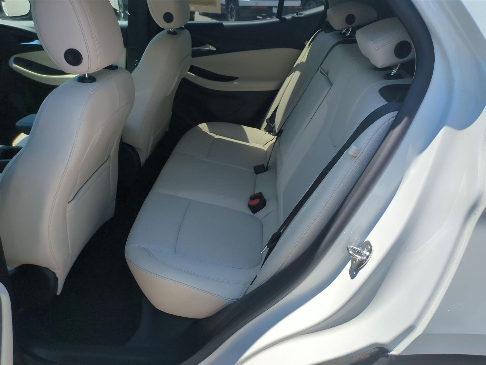 Used 2023 Summit White Buick Select image 31