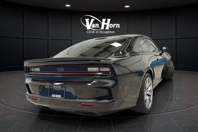 Used 2025 Diamond Black Dodge R/T Scat Pack image 7