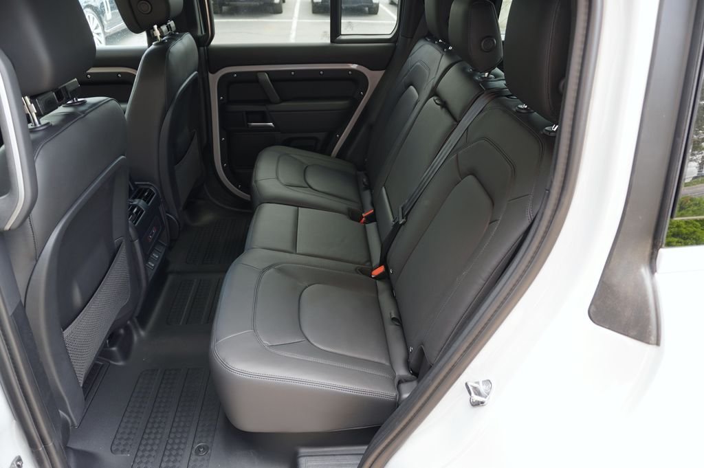 Used 2026 Gray Land Rover X-Dynamic SE image 31