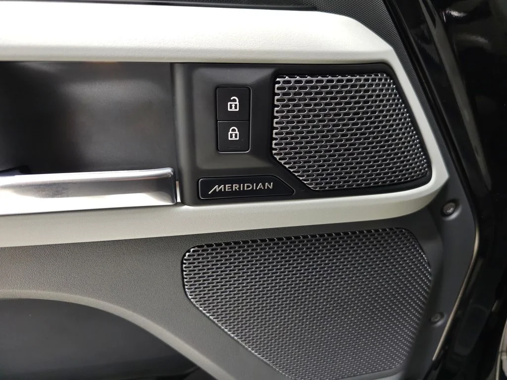 Used 2023 Black Land Rover S image 13