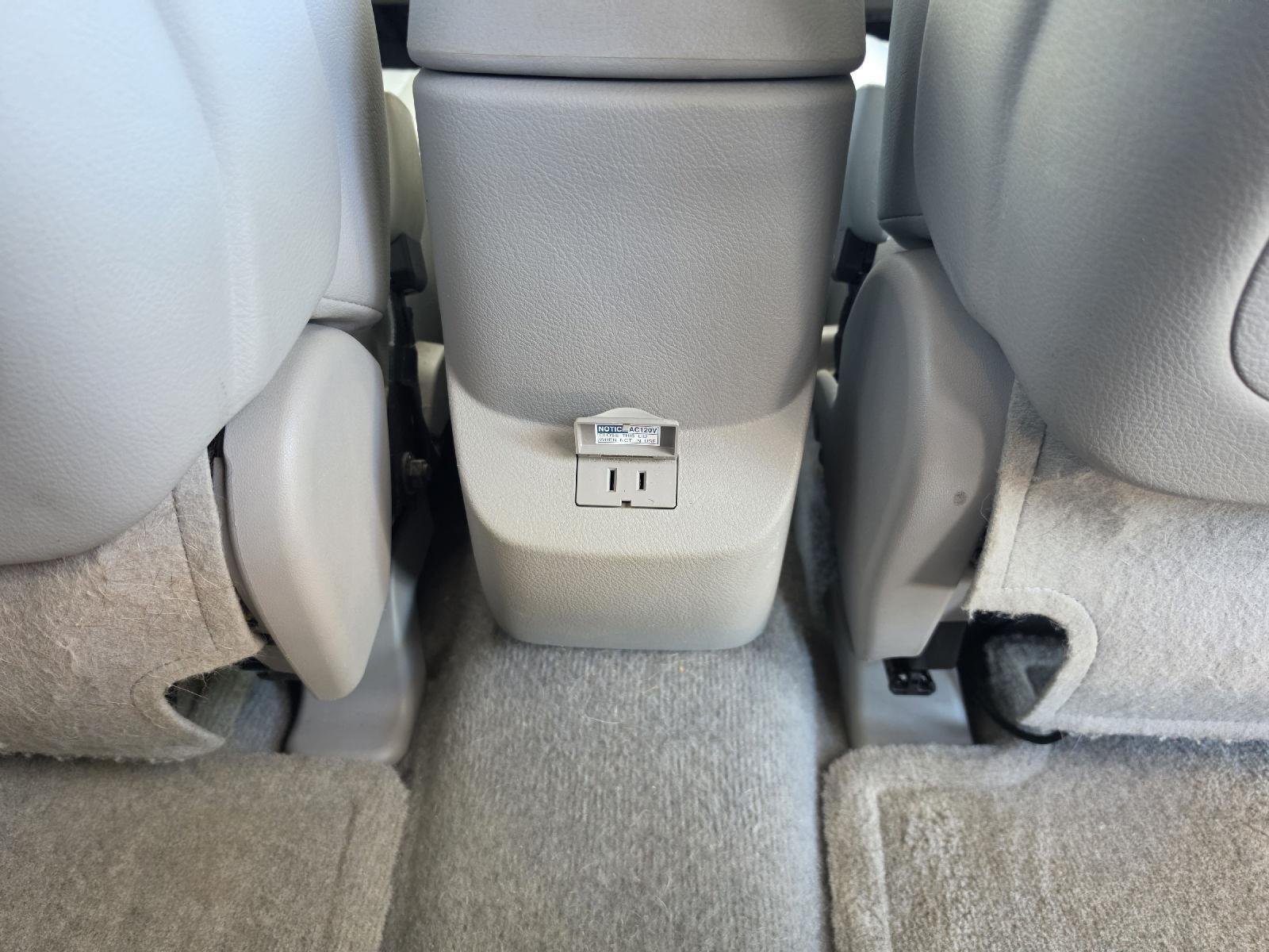 Used 2012 Classic Silver Metallic Toyota Limited image 11