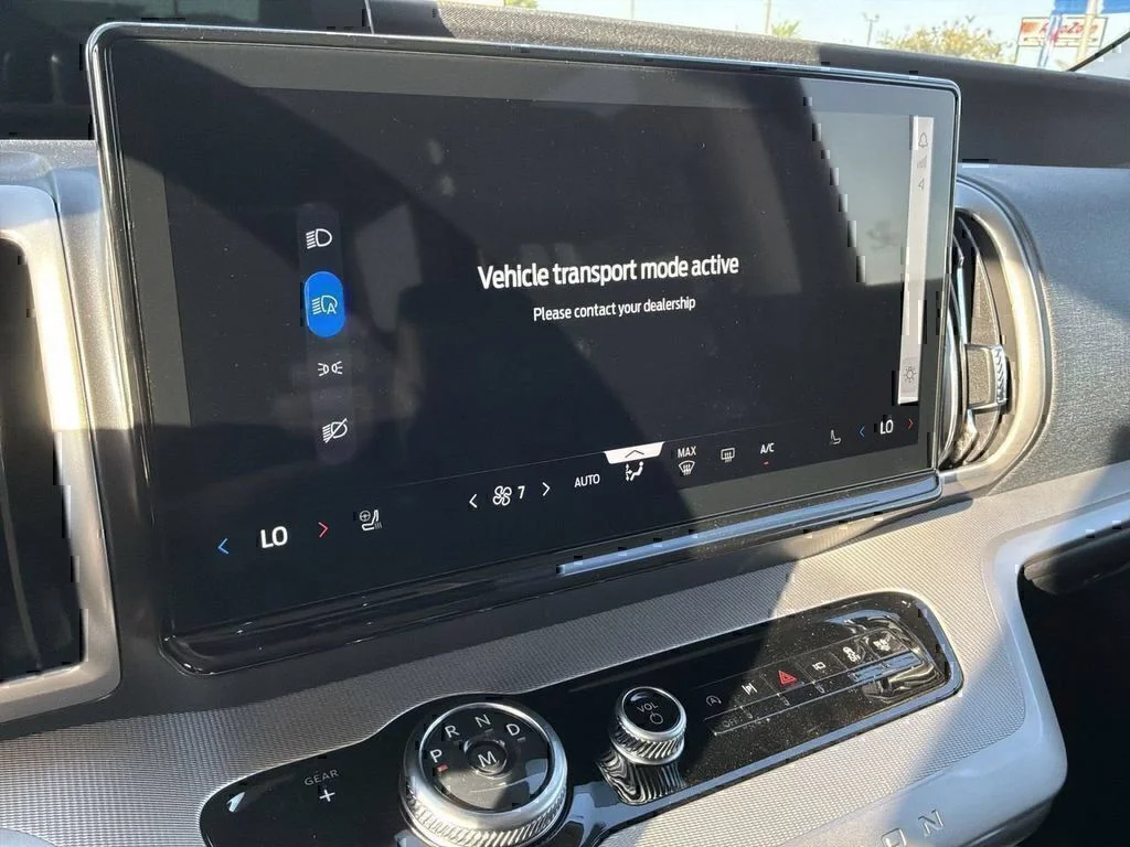 New 2026 Oxford White Ford Active image 15