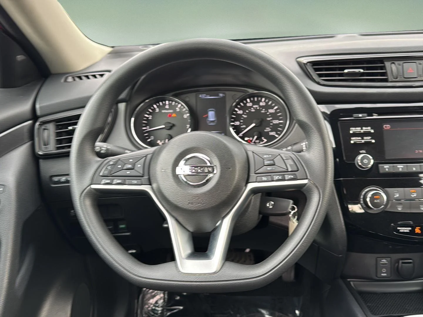 Used 2017 Palatial Ruby Nissan S image 13