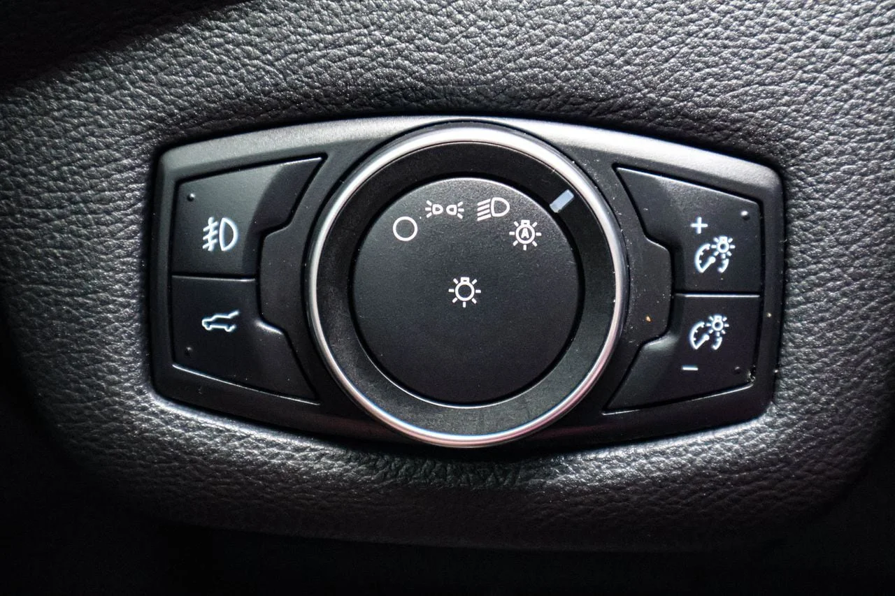 Used 2018 Magnetic Ford Titanium image 30