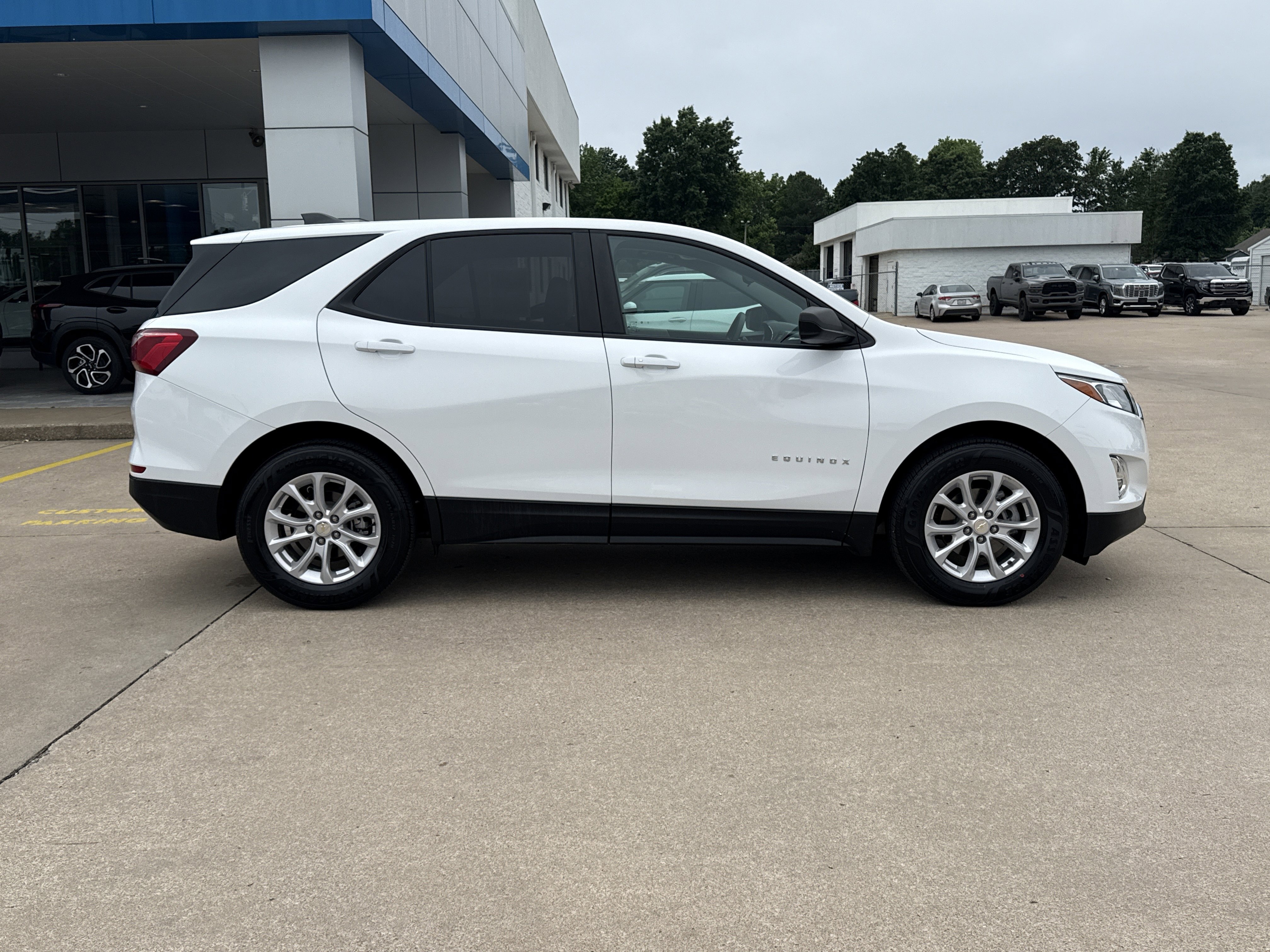 Used 2021 SUMMIT WHITE Chevrolet LS image 2