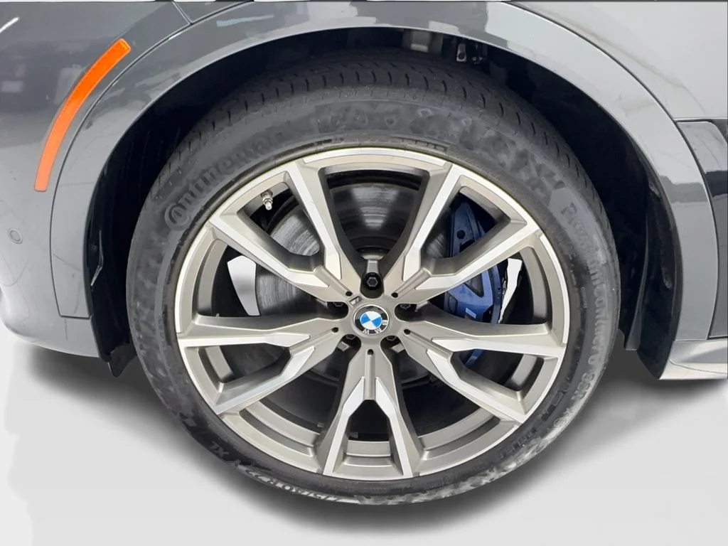 Used 2022 Gray BMW M50i image 13