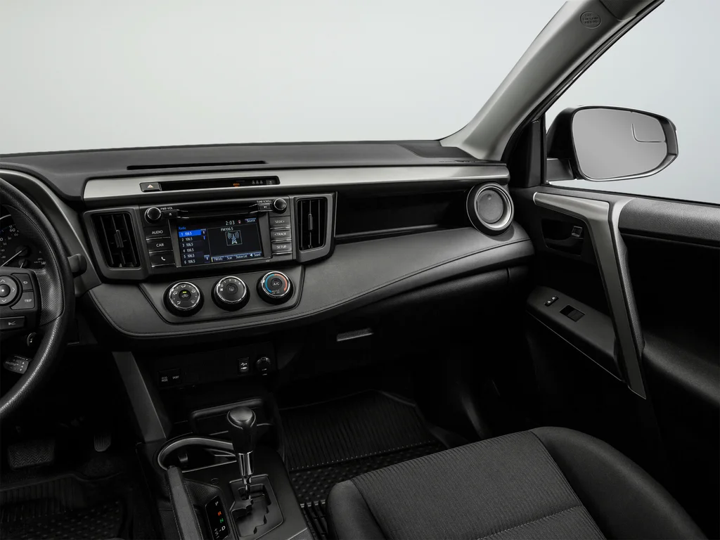 Used 2018 Silver Toyota LE image 46