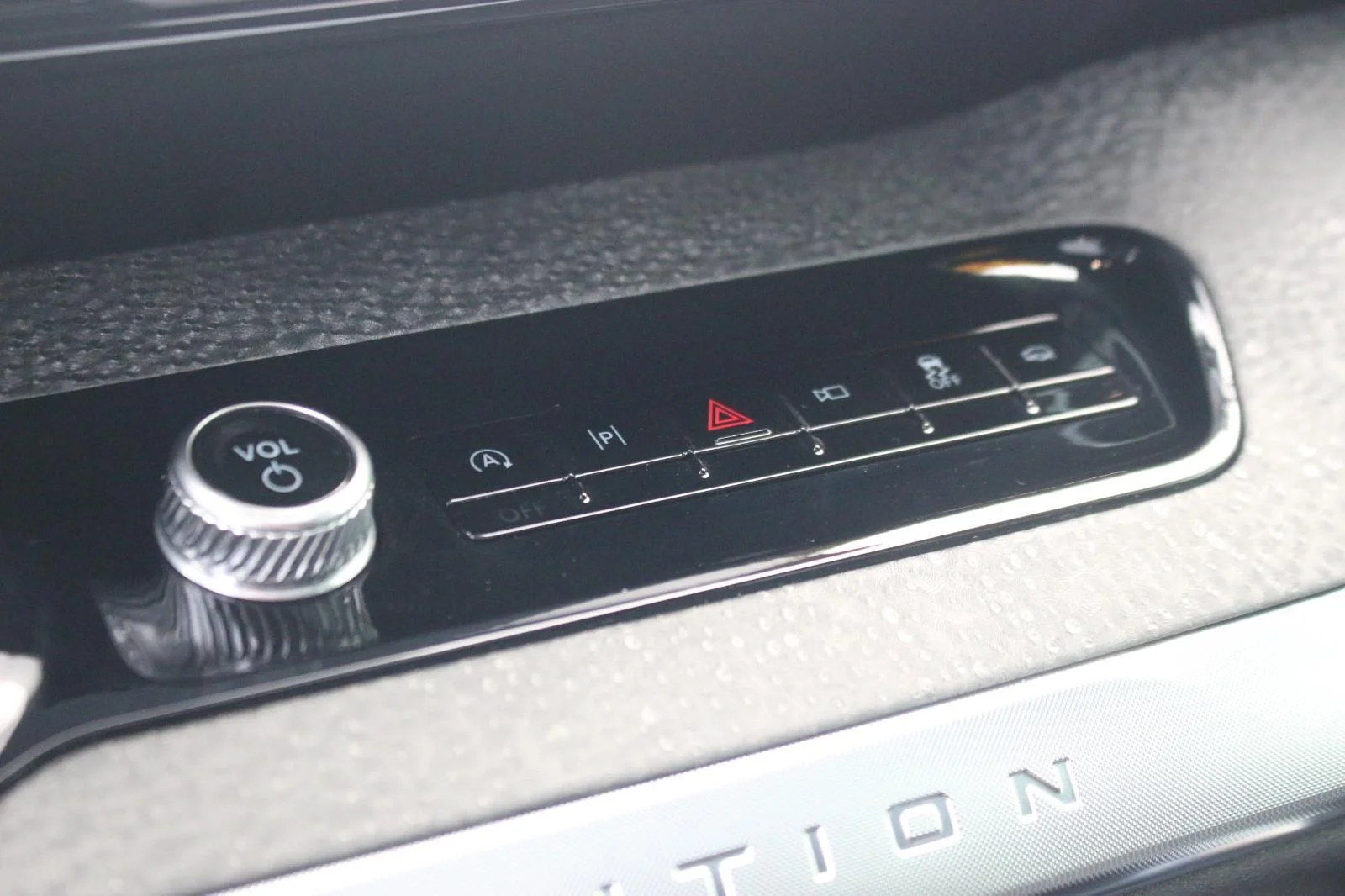 Used 2025 White Ford Tremor image 34