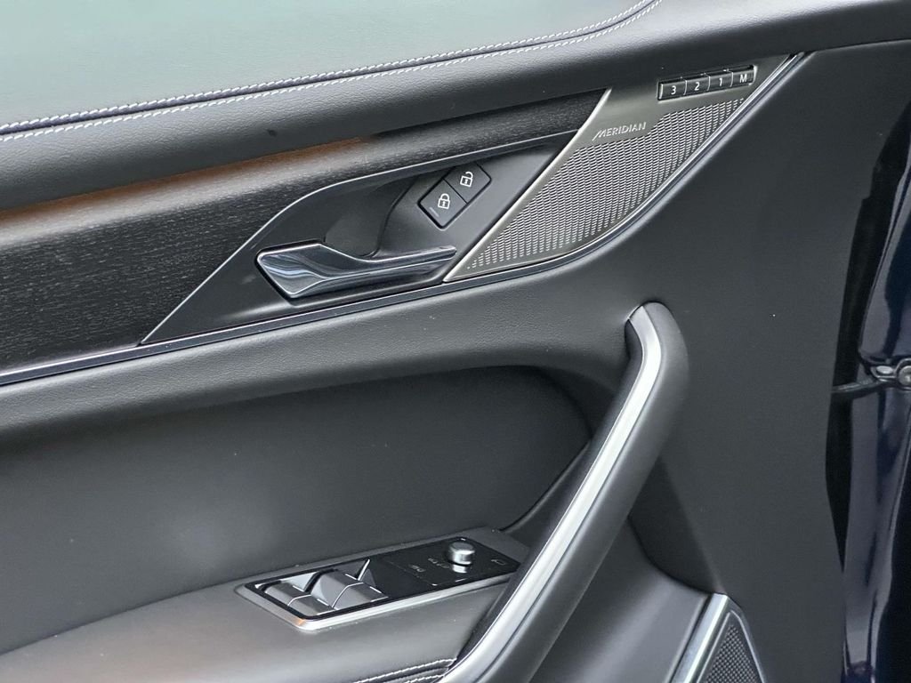 2026 Jaguar F-Pace R-Dynamic S - Photo 11