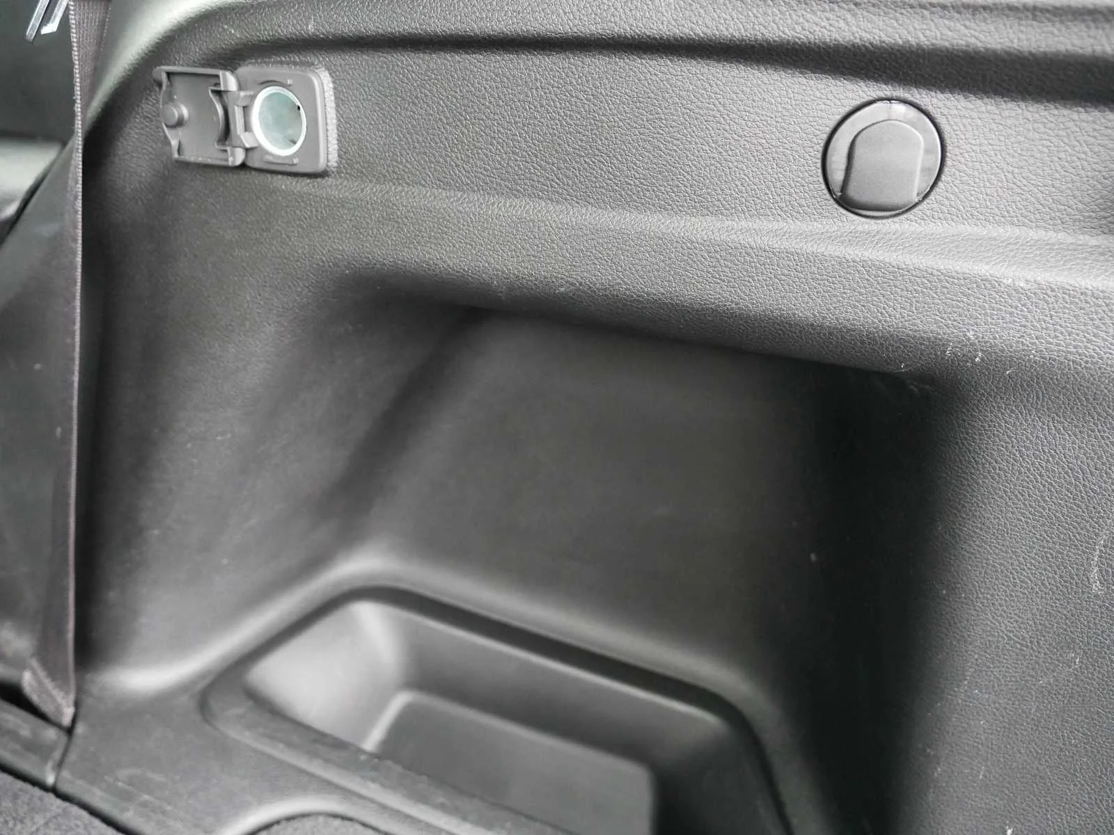 Used 2023 Baltic Gray Metallic Clearcoat Jeep Laredo image 23