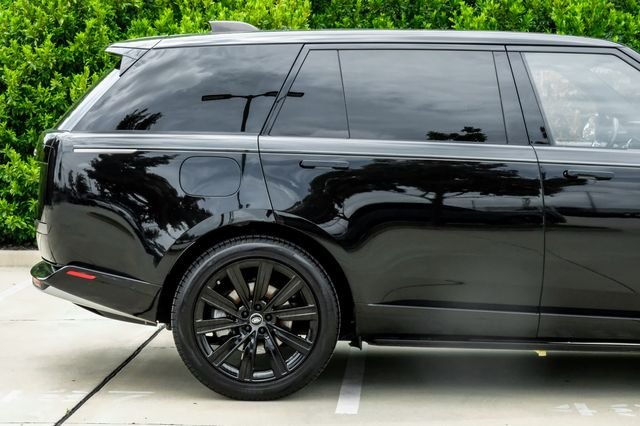 Used 2023 Black Land Rover SE image 11