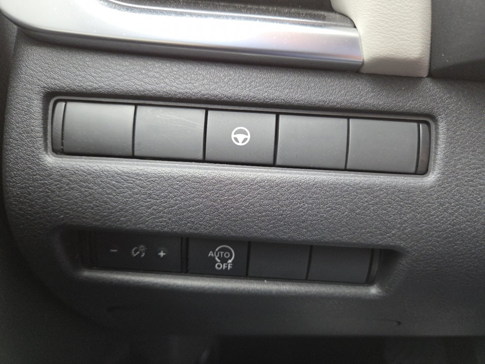 2023 Nissan Rogue SV - Photo 7