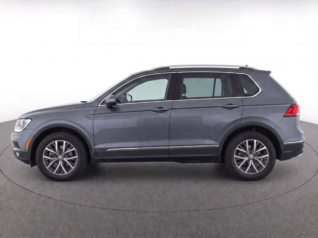 Used 2018 Gray Volkswagen 2.0T SE image 3