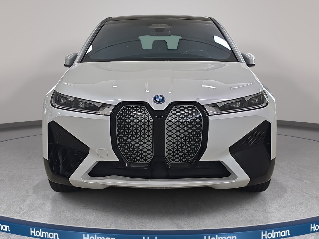 Used 2024 Mineral White Metallic BMW xDrive50 image 3