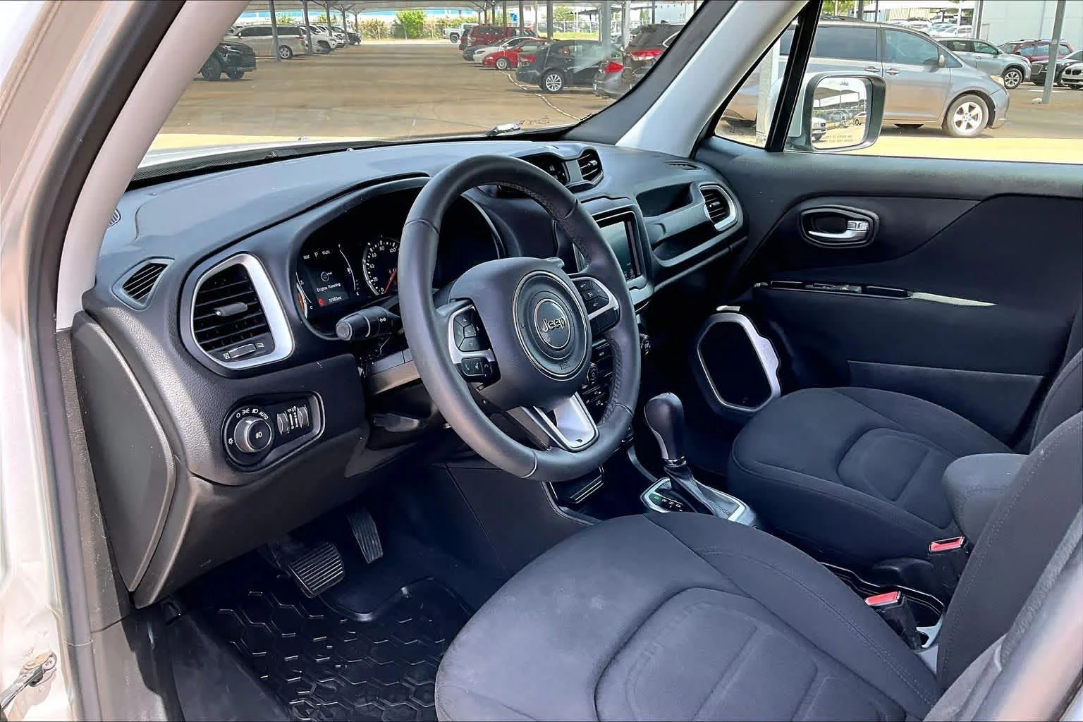 Used 2018 Glacier Metallic Jeep Latitude image 16