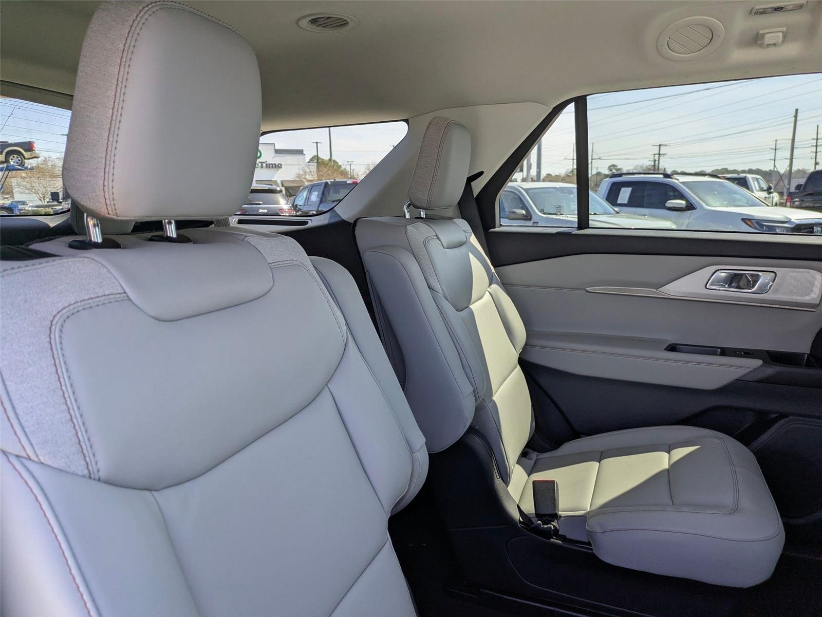 New 2026 Space White Metallic Ford Active image 31