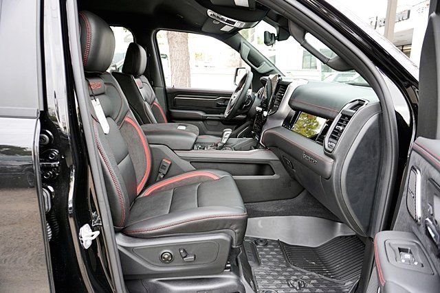 New 2026 Diamond Black Crystal Pearl-Coat Exterior Paint RAM RHO image 15