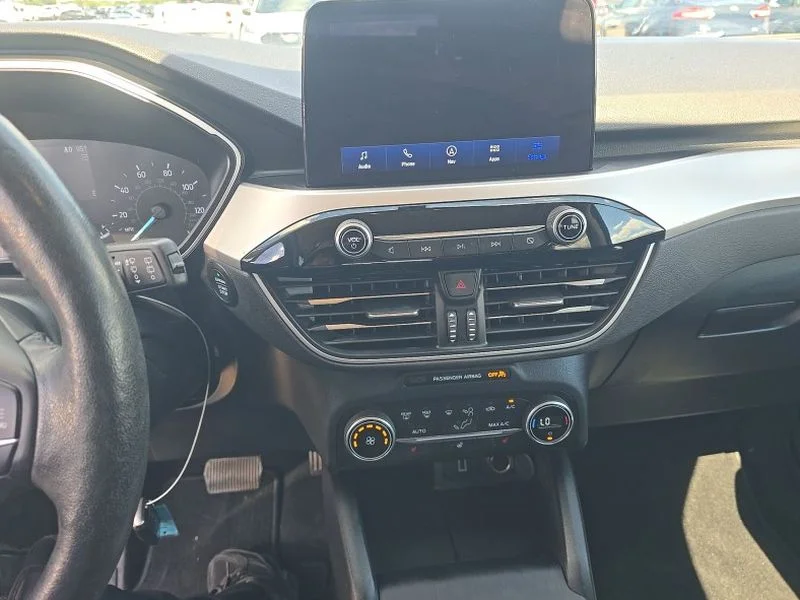 Used 2020 Magnetic Metallic Ford SEL image 27