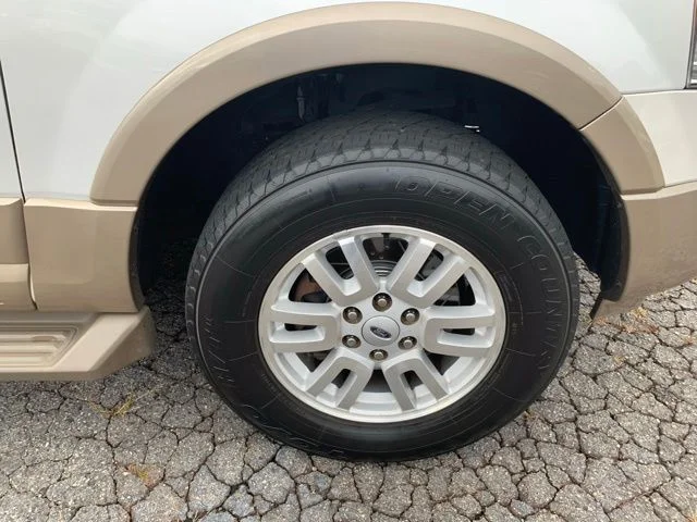 Used 2014 White Platinum Tri-Coat Metallic Ford XLT image 39